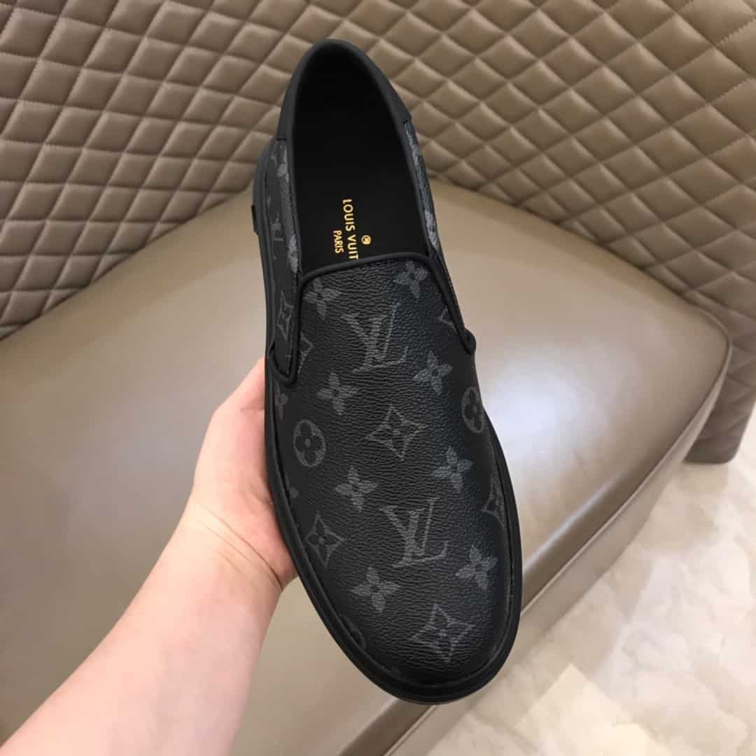 LOUIS VUITTON LOW TOP SNEAKER - LV41