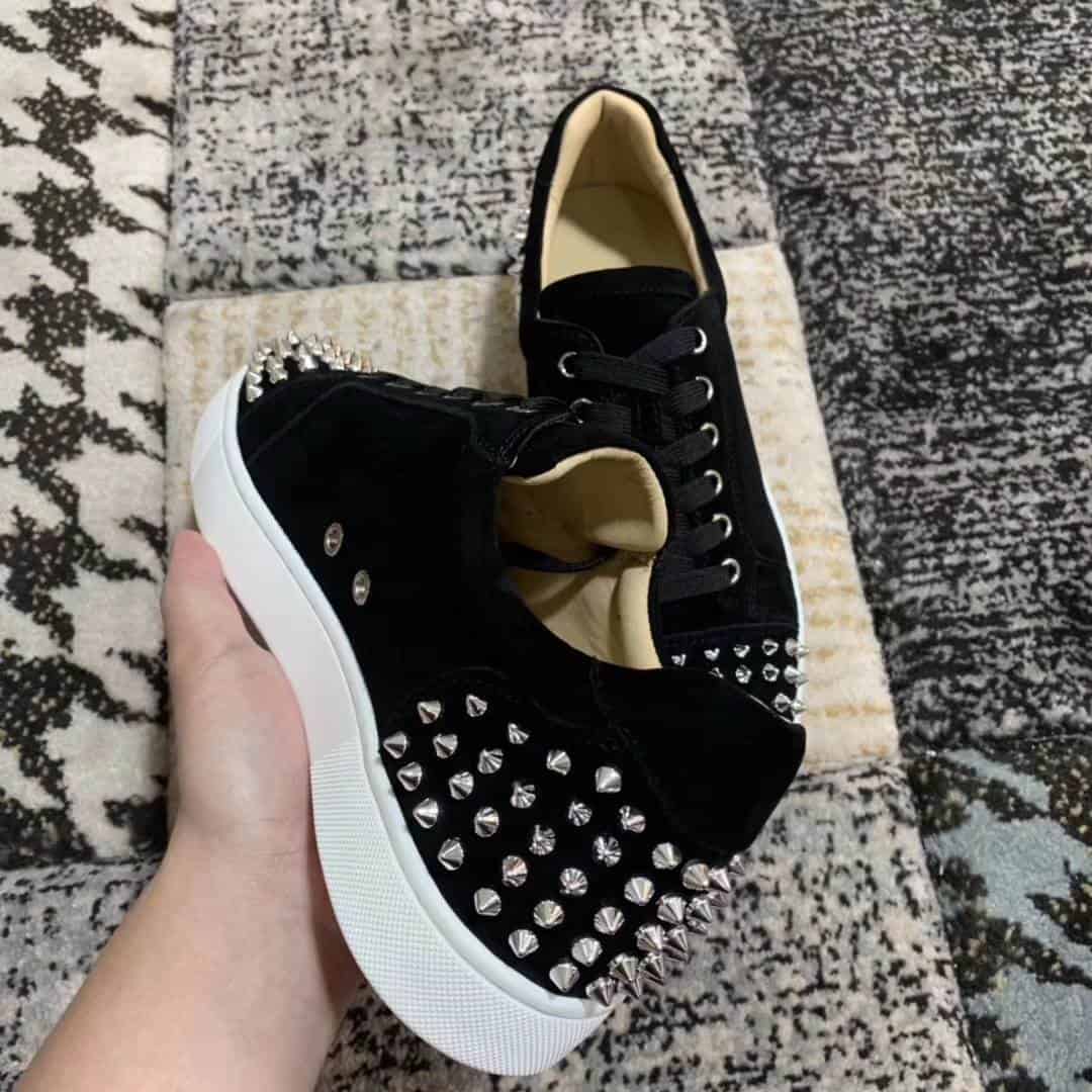 CHRISTIAN LOUBOUTIN LOW TOP SNEAKER - CL3