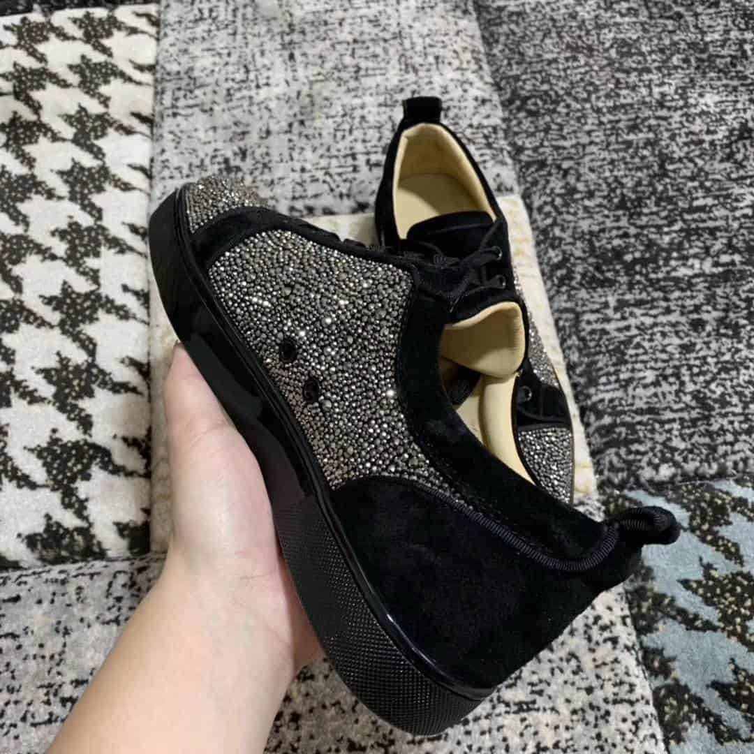 CHRISTIAN LOUBOUTIN LOW TOP SNEAKER - CL39