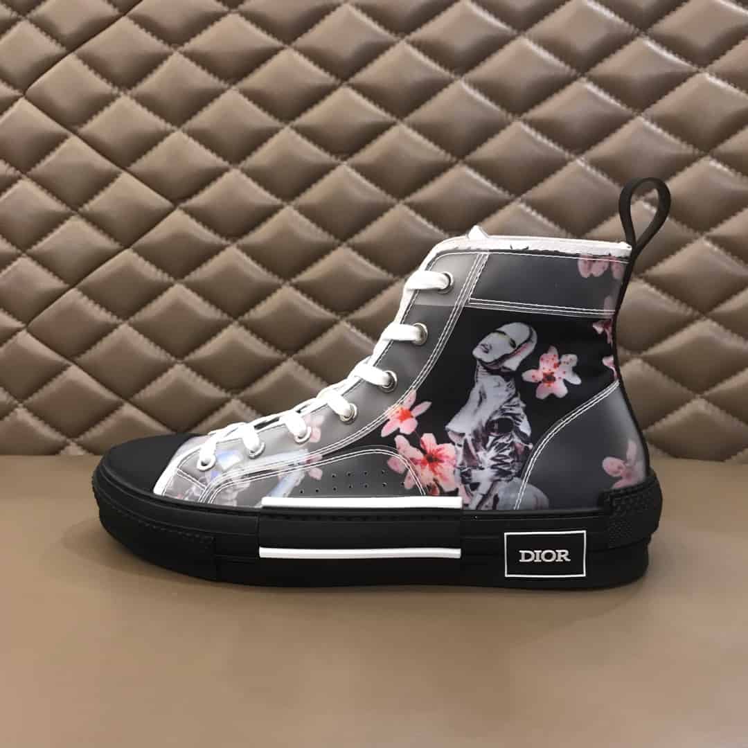 DIOR HIGH-TOP DIOR AND SORAYAMA SNEAKER - CD18
