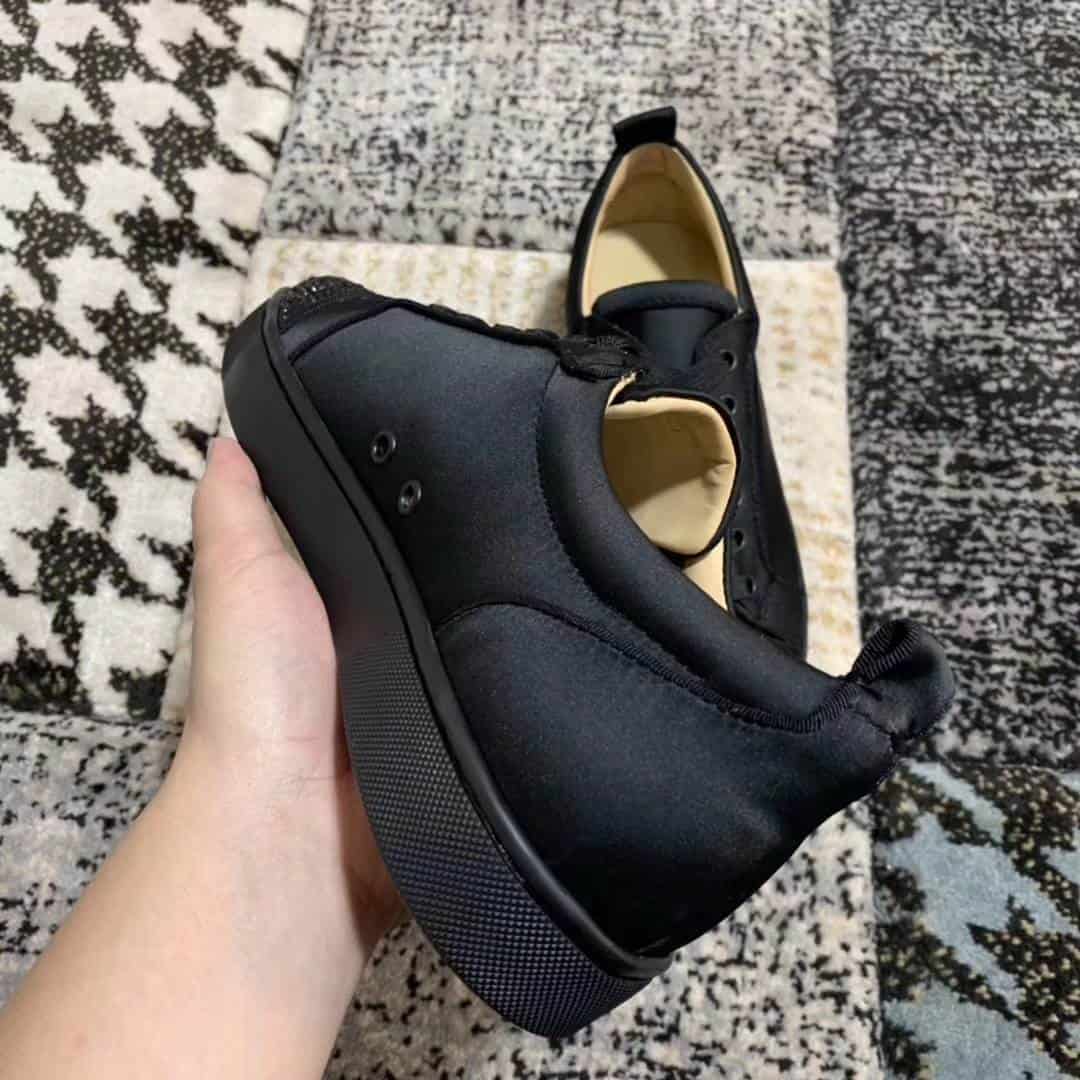 CHRISTIAN LOUBOUTIN LOW TOP SNEAKER