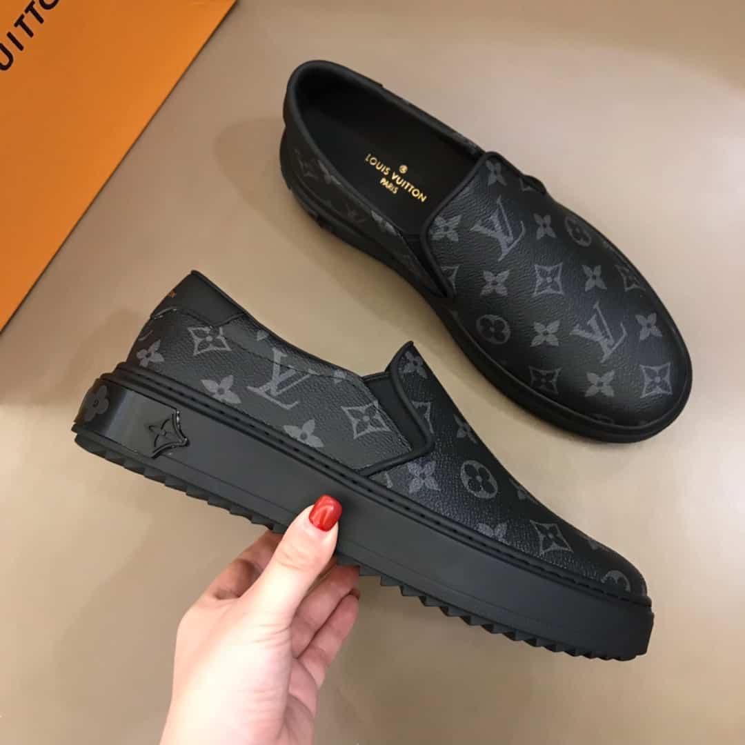 LOUIS VUITTON LOW TOP SNEAKER - LV41