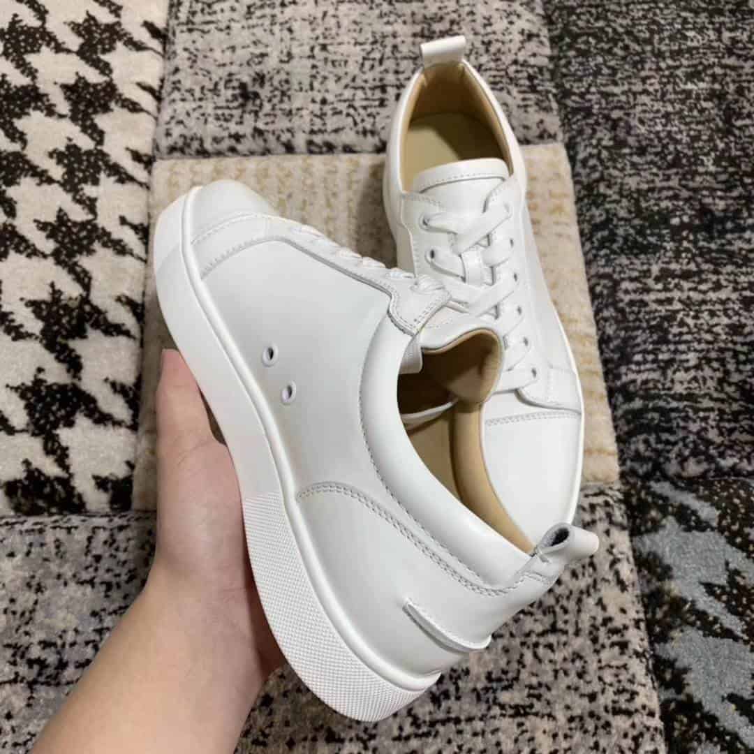 CHRISTIAN LOUBOUTIN LOW TOP SNEAKER - CL7