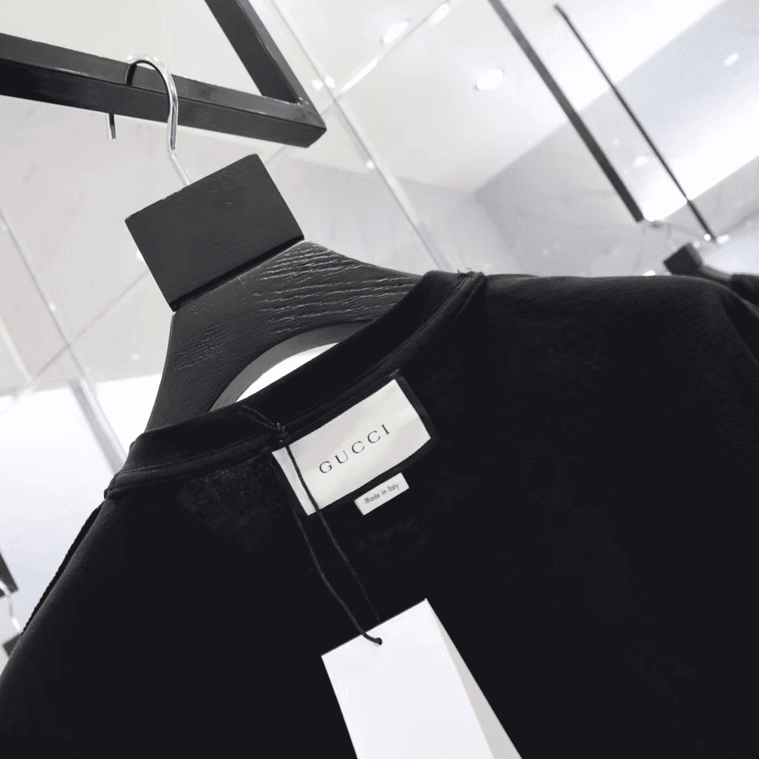 GUCCI BOUTIQUE T-SHIRT CLOTHING - GC90