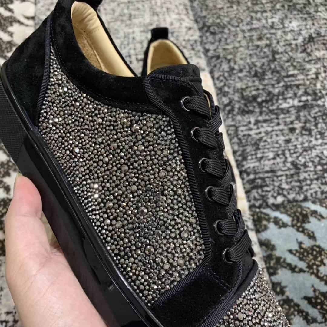 CHRISTIAN LOUBOUTIN LOW TOP SNEAKER - CL39