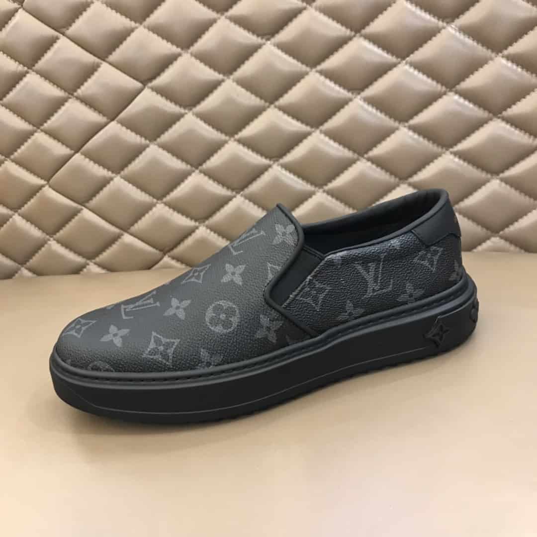 LOUIS VUITTON LOW TOP SNEAKER - LV41