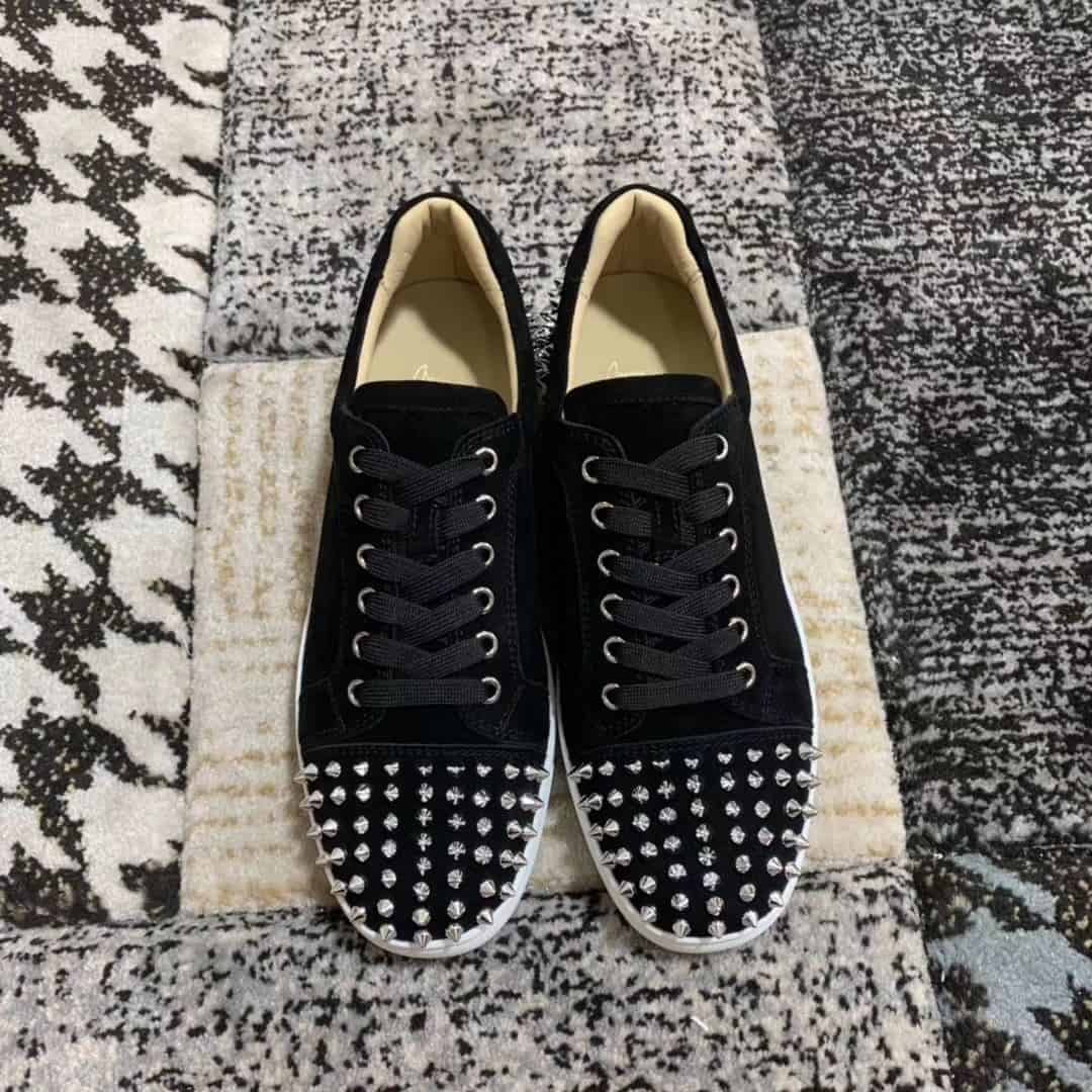CHRISTIAN LOUBOUTIN LOW TOP SNEAKER - CL3