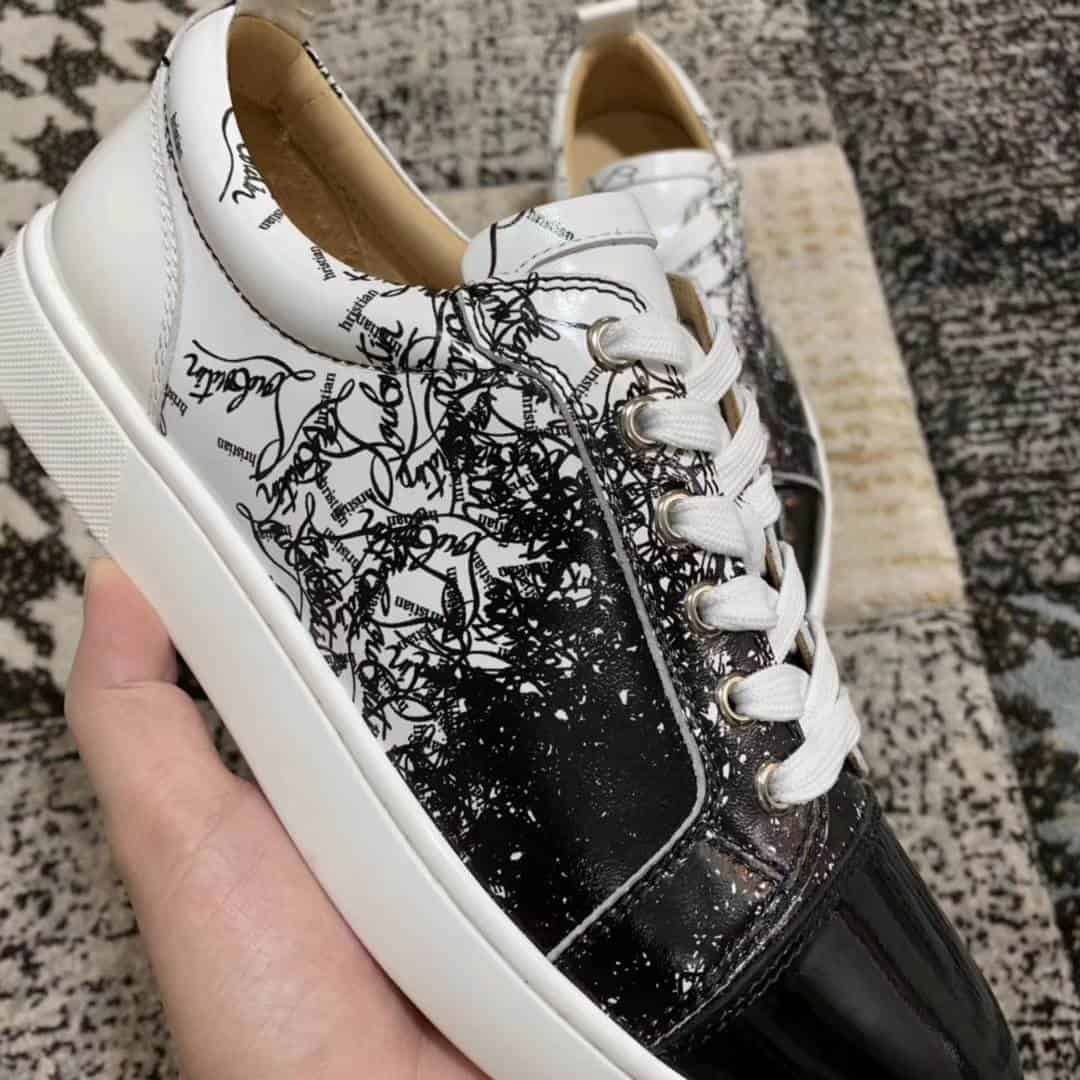 CHRISTIAN LOUBOUTIN LOW TOP SNEAKER - CL17