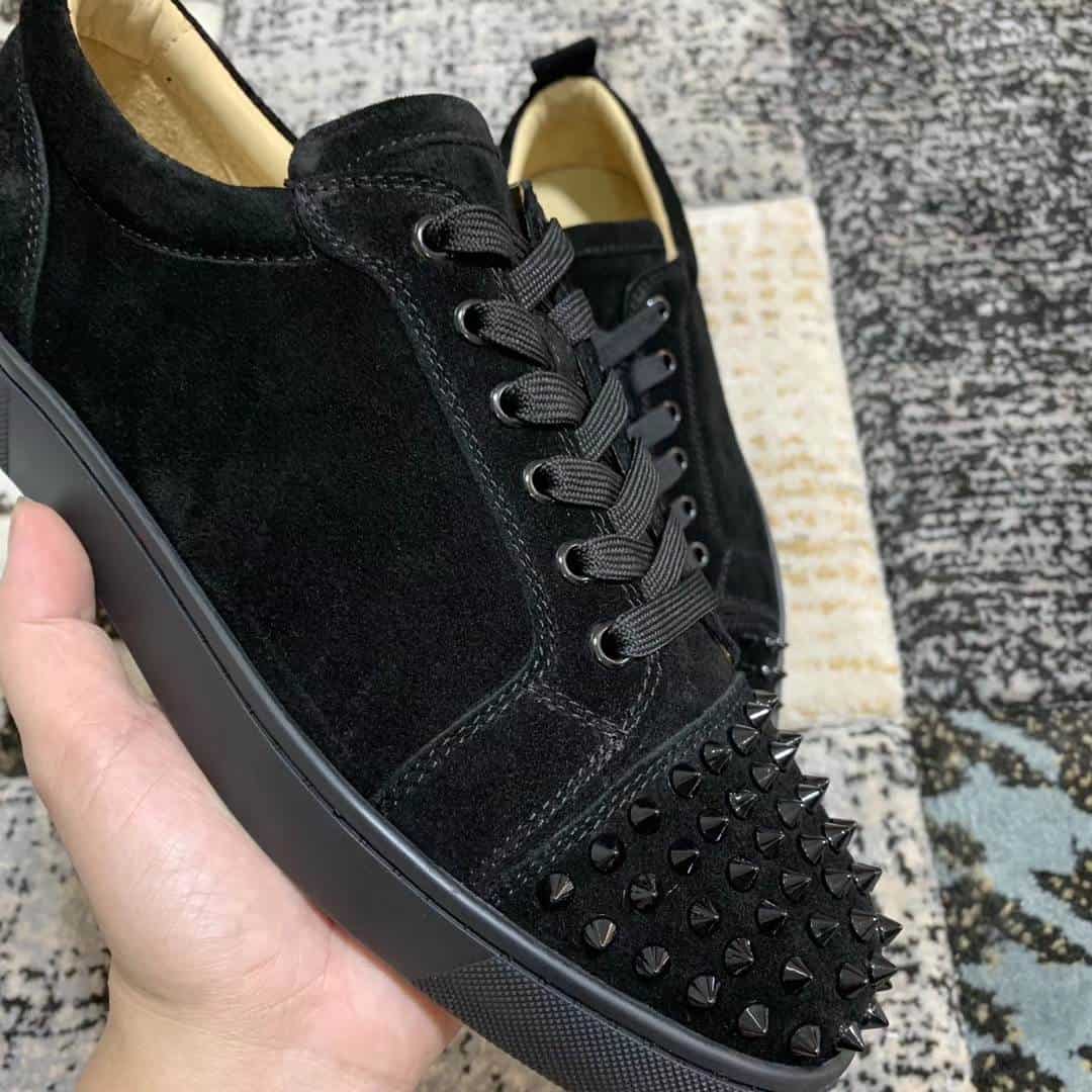 CHRISTIAN LOUBOUTIN LOW TOP SNEAKER