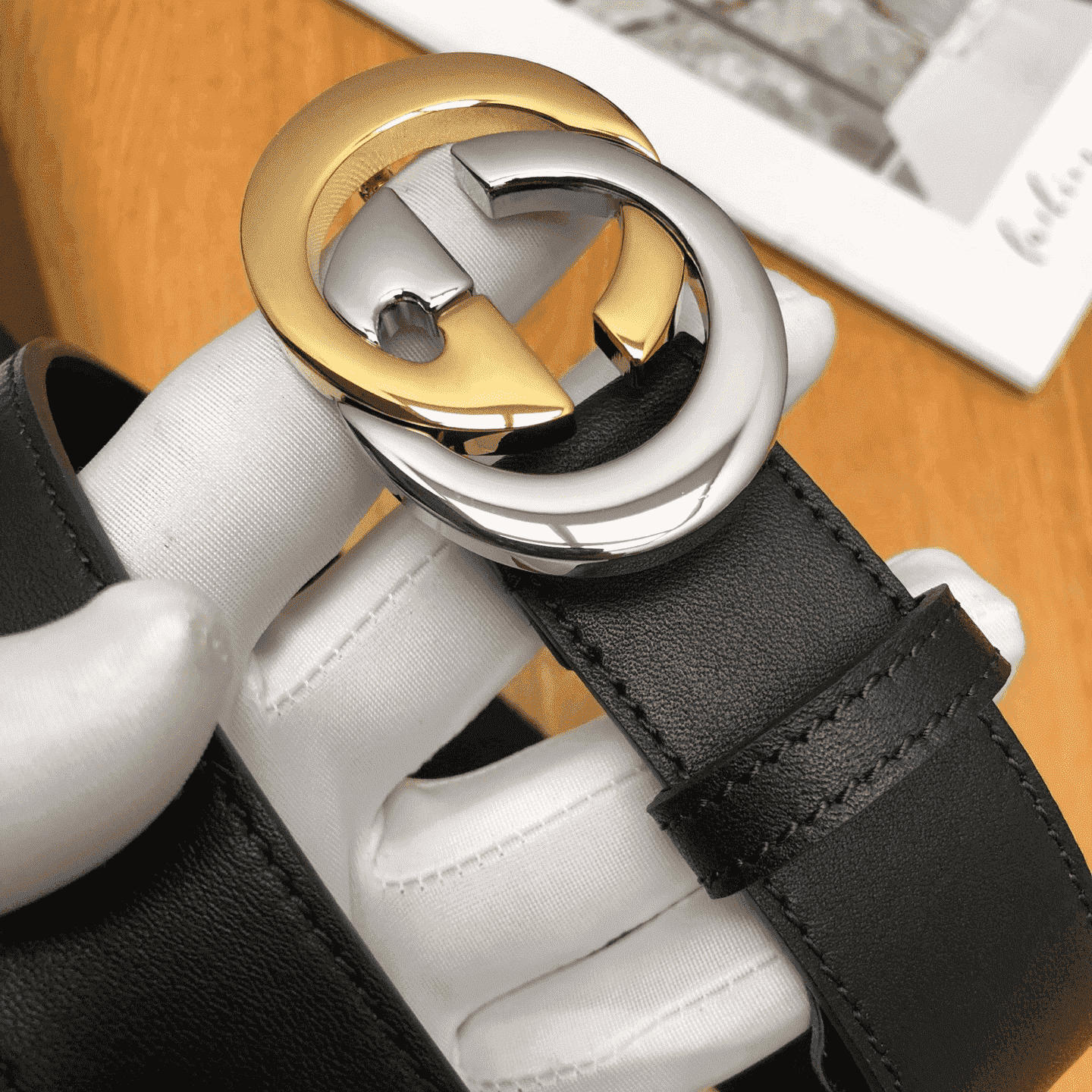 GUCCI GG LEATHER LOGO BELT - B6