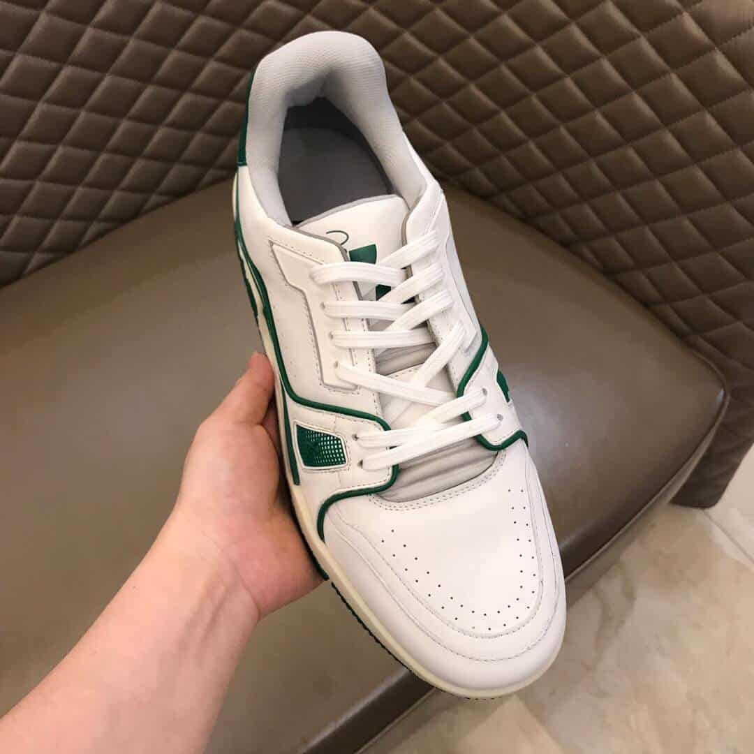 LOUIS VUITTON TRAINER SNEAKER - LV11