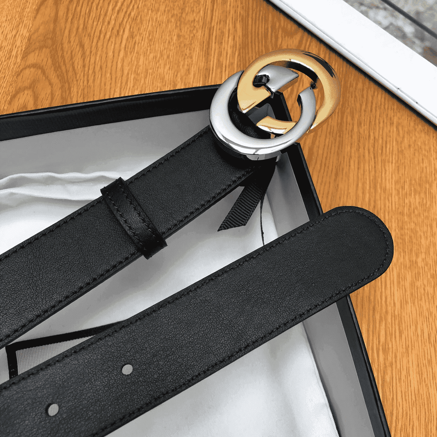 GUCCI GG LEATHER LOGO BELT - B6