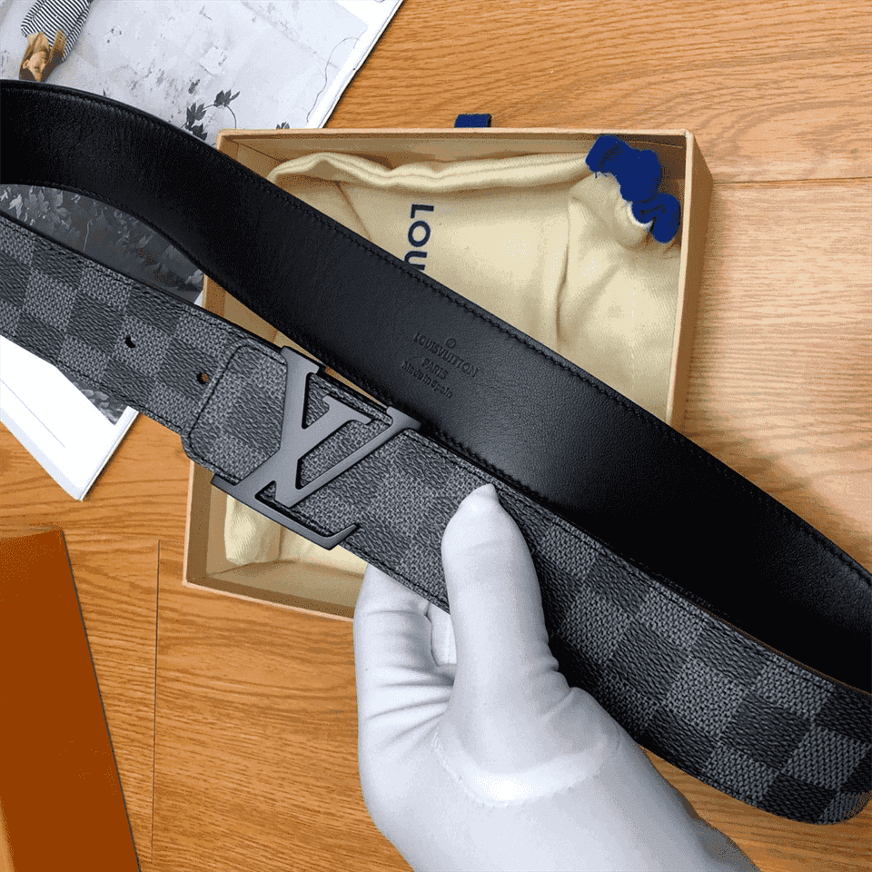 LOUIS VUITTON BELT INITIALES DAMIER