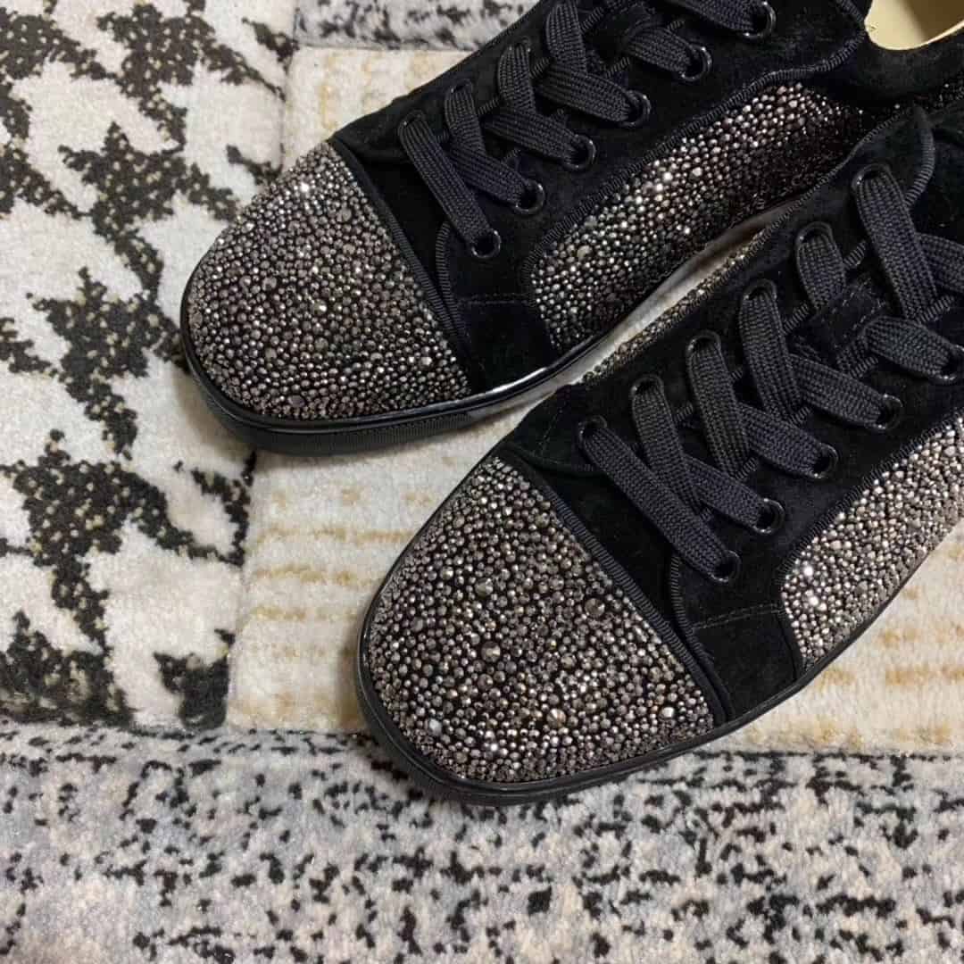 CHRISTIAN LOUBOUTIN LOW TOP SNEAKER - CL39