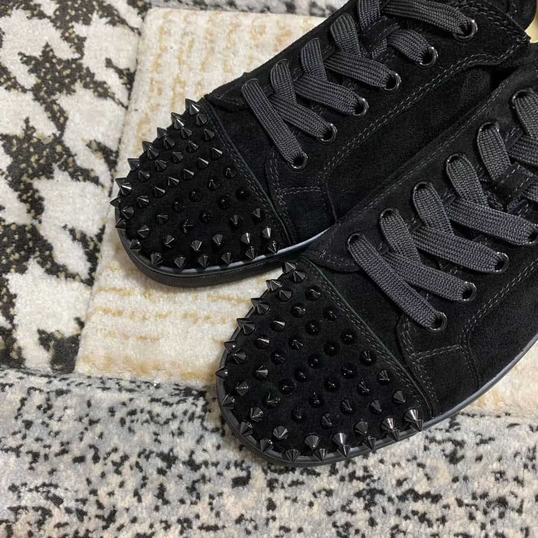 CHRISTIAN LOUBOUTIN LOW TOP SNEAKER