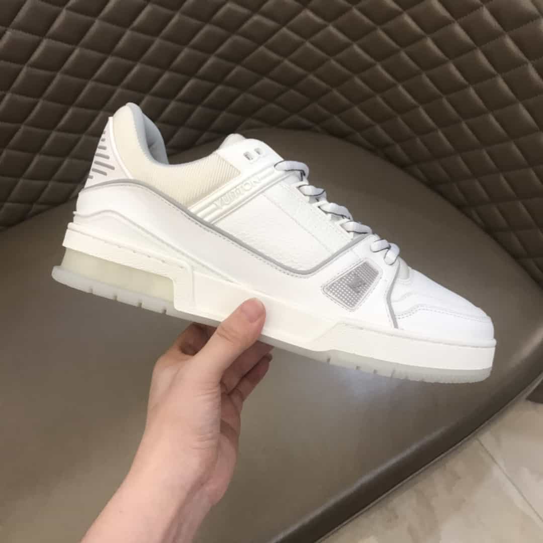 LOUIS VUITTON TRAINER SNEAKER - LV92