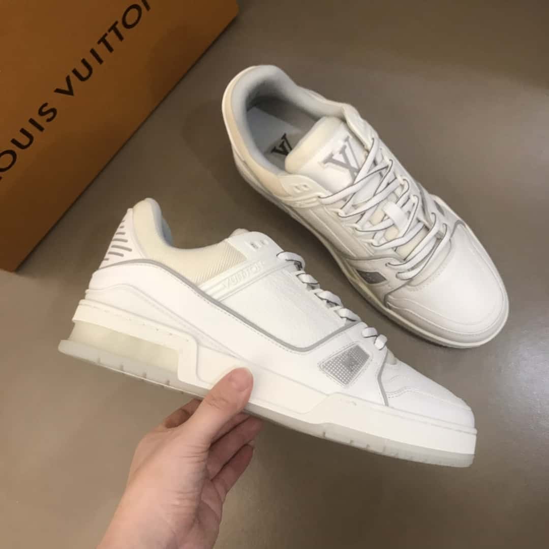 LOUIS VUITTON TRAINER SNEAKER - LV92