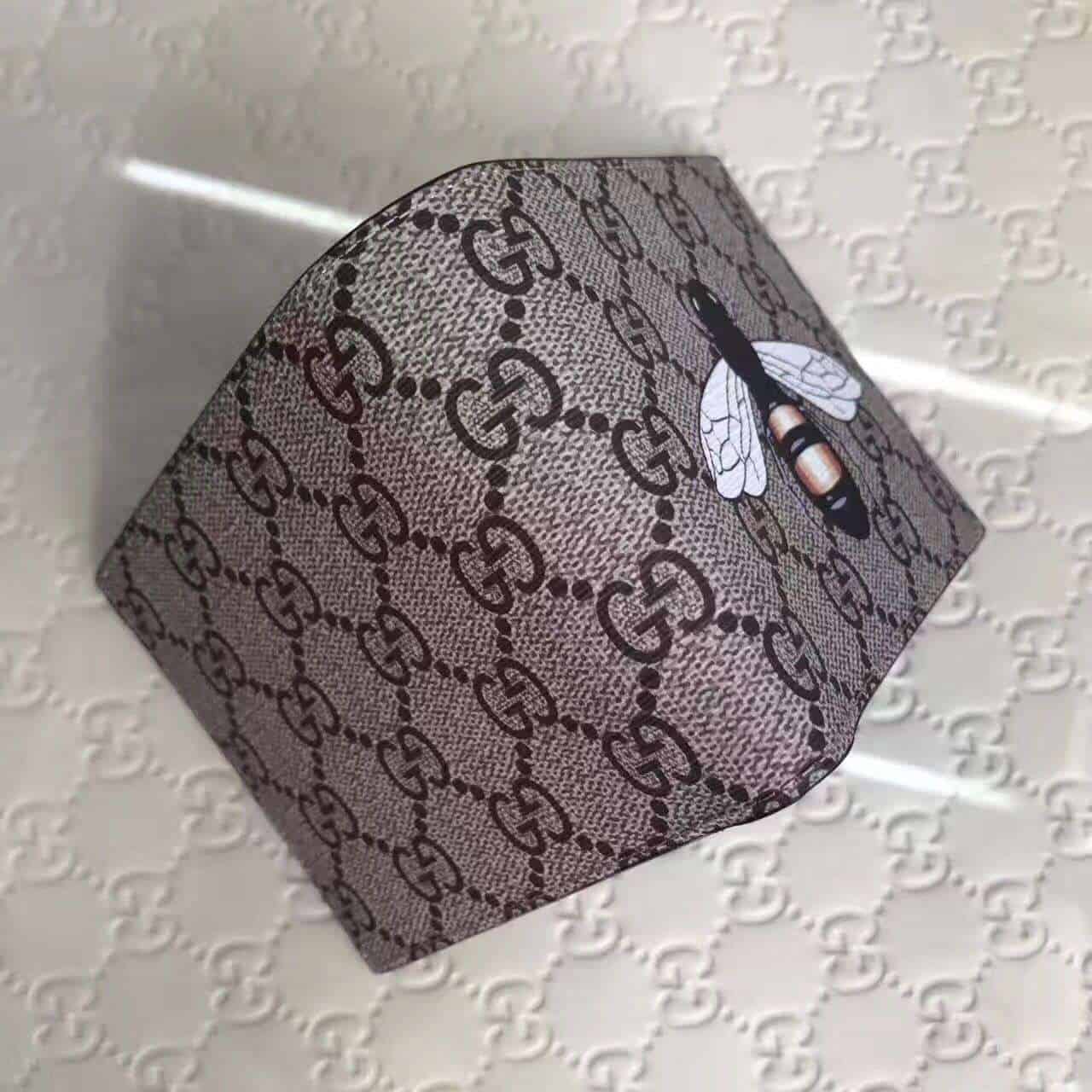 GUCCI BEE PRINT GG SUPREME WALLET