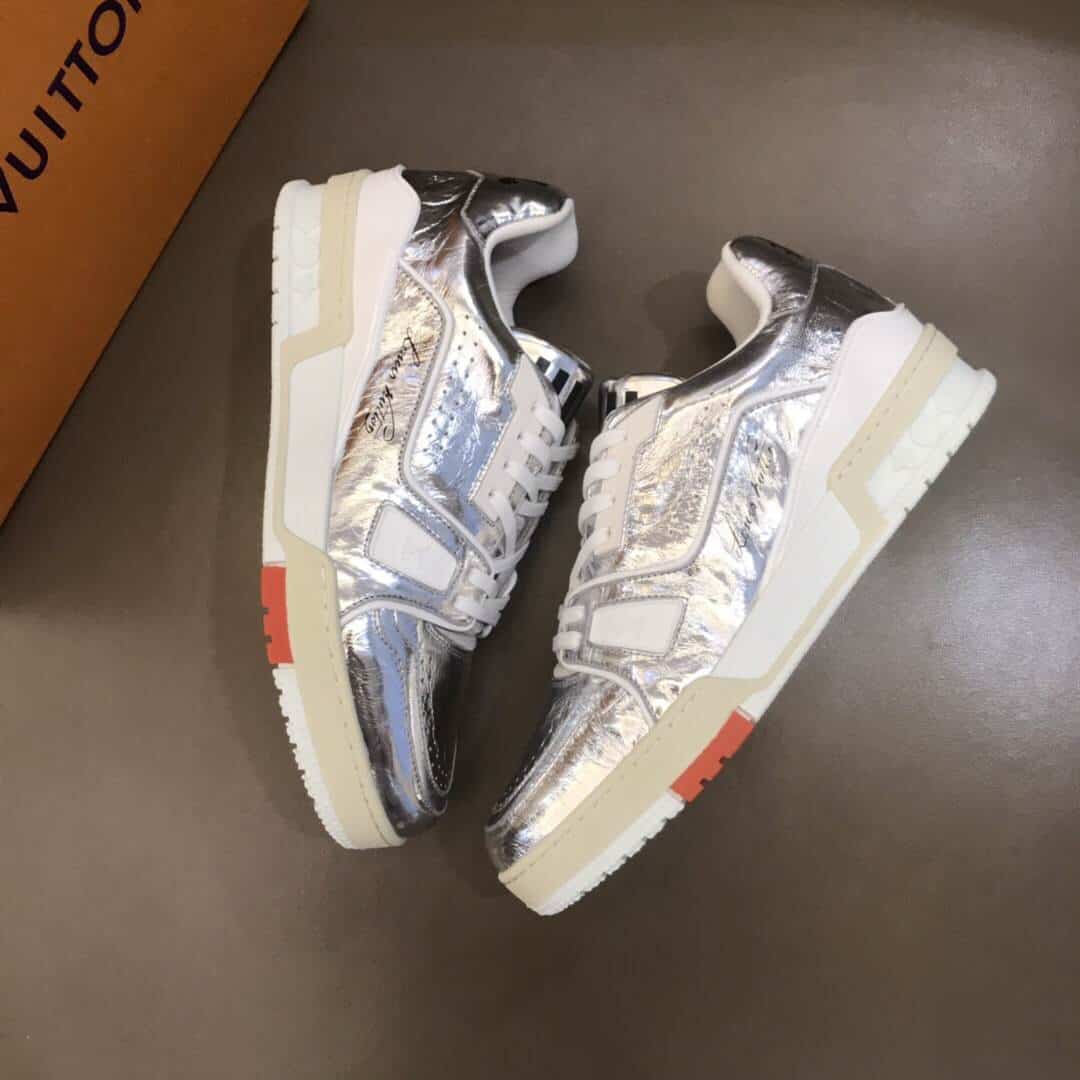 LOUIS VUITTON VNR SNEAKER – LV190