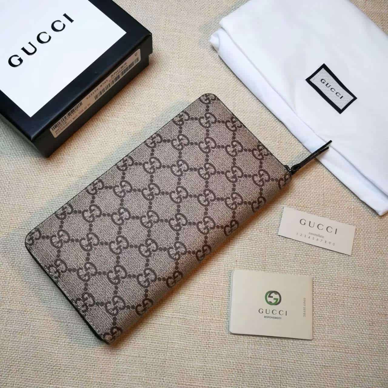 GUCCI BEE PRINT GG SUPREME ZIP AROUND WALLET