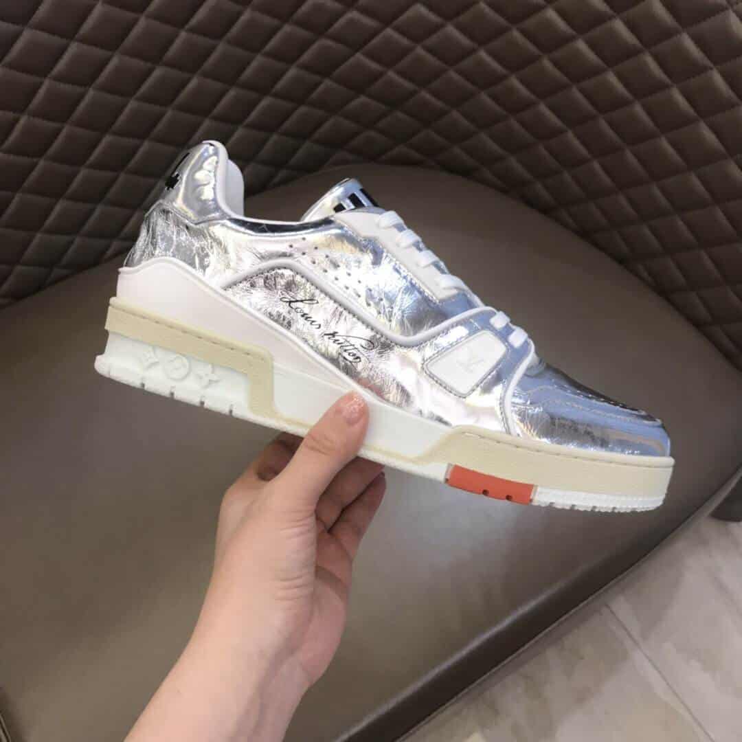 LOUIS VUITTON VNR SNEAKER – LV190