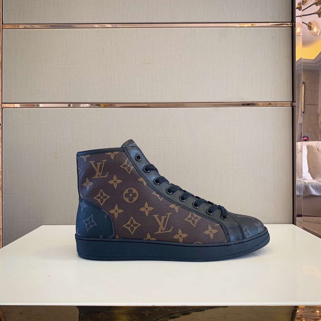 LOUIS VUITTON MONOGRAM HIGH TOP SNEAKER LV053