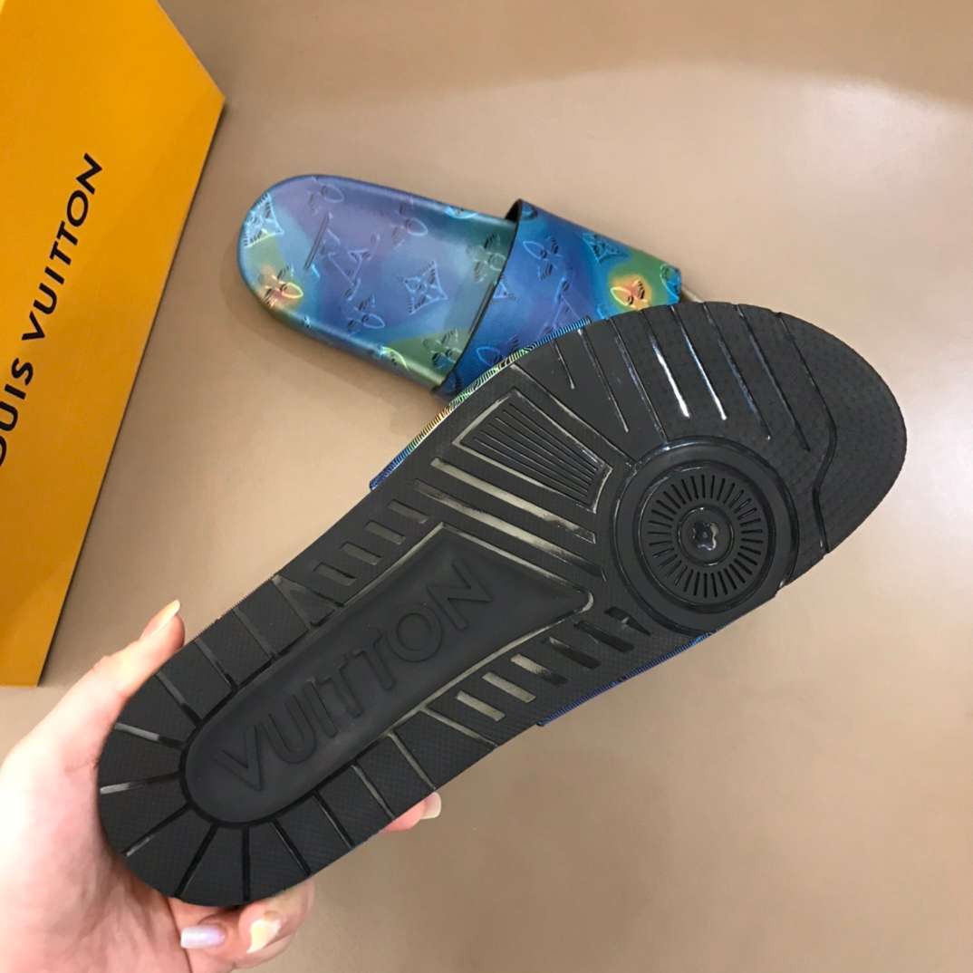 LOUIS VUITTON MONOGRAM 3D EFFECT PRINT SLIDES - LVS44