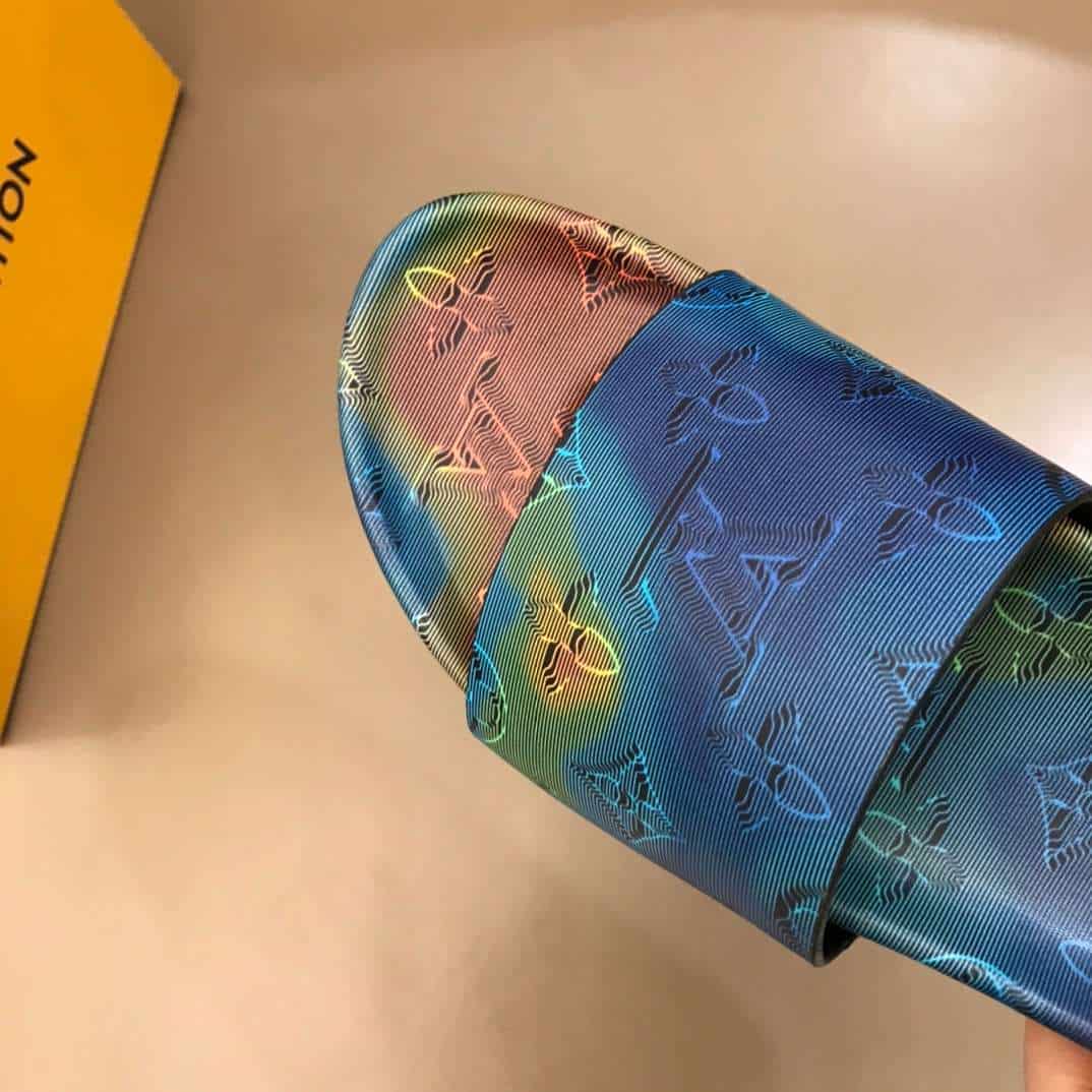 LOUIS VUITTON MONOGRAM 3D EFFECT PRINT SLIDES - LVS44