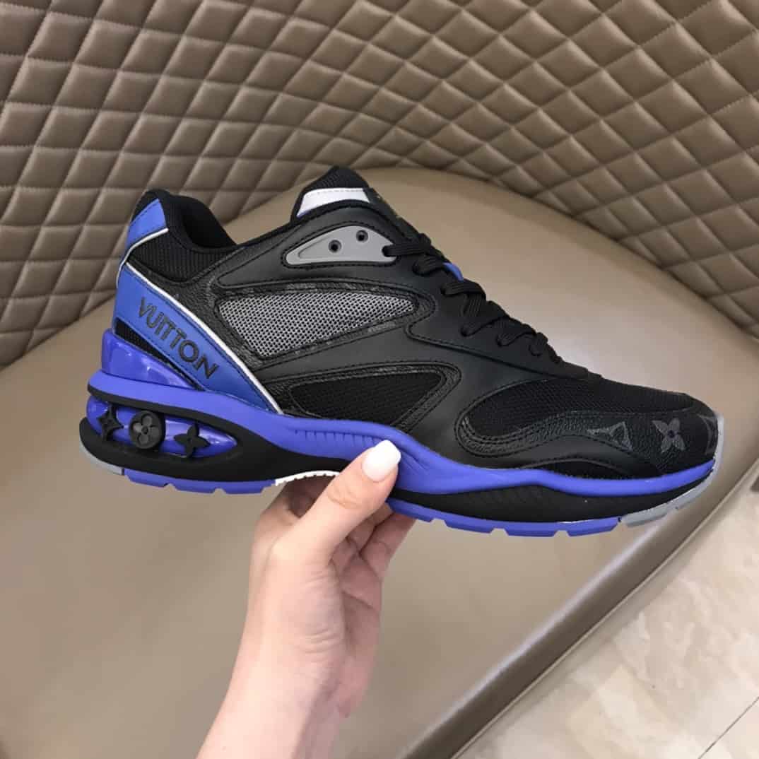 LOUIS VUITTON TRAIL SNEAKERS - LV156