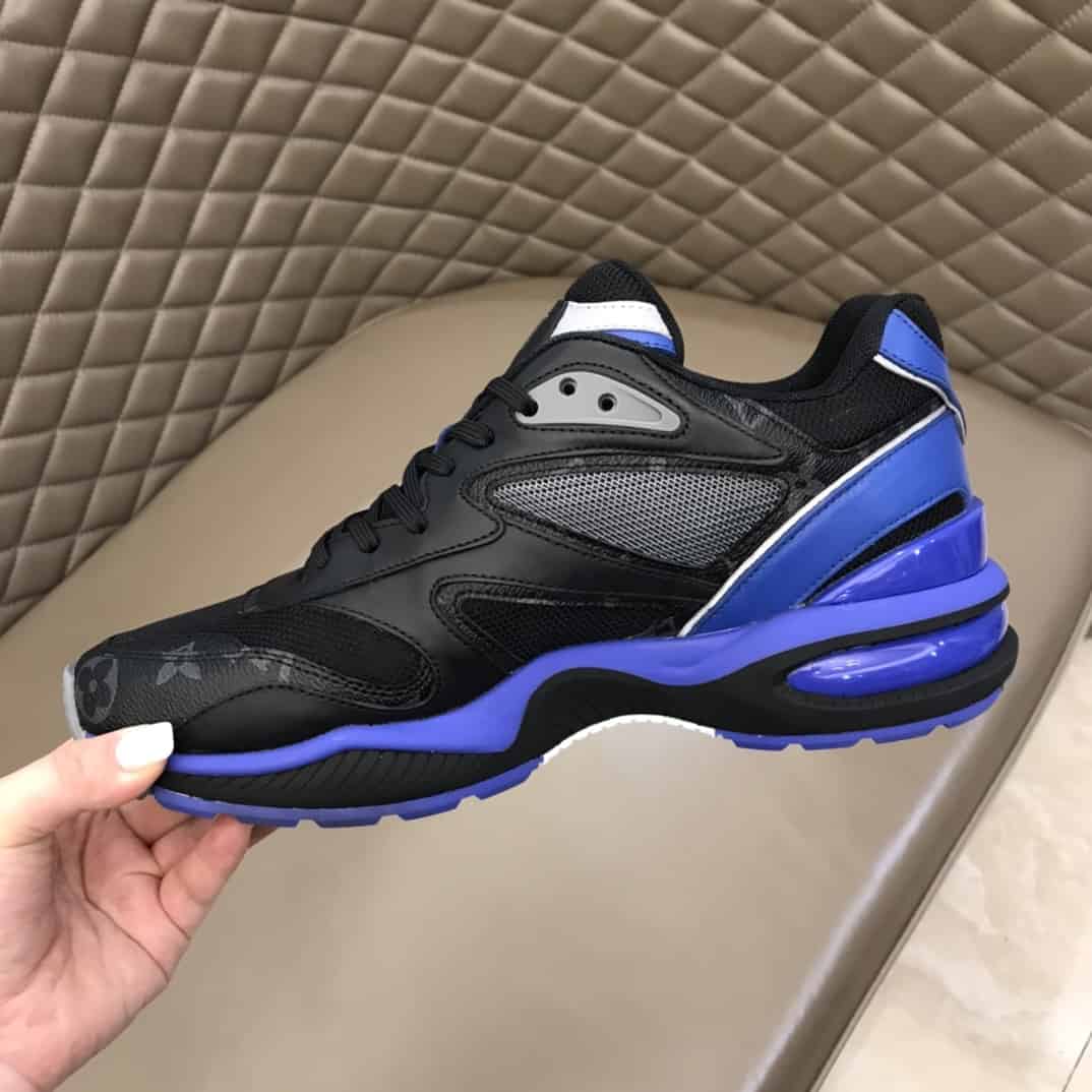 LOUIS VUITTON TRAIL SNEAKERS - LV156