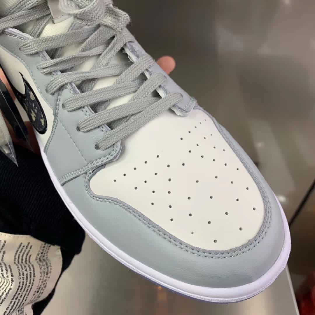 DIOR AIR JORDAN 1 HIGH OG SNEAKER