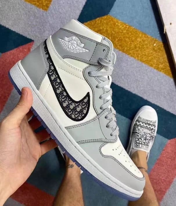 DIOR AIR JORDAN 1 HIGH OG SNEAKER