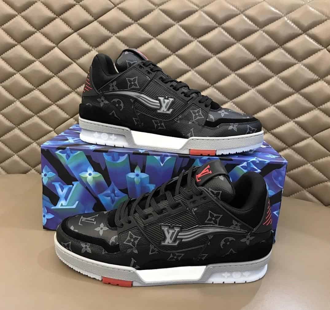 LOUIS VUITTON TRAINER SNEAKER - LV208