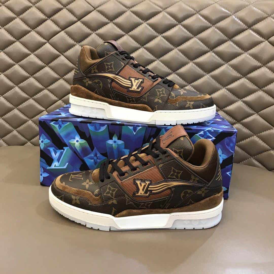 LOUIS VUITTON TRAINER SNEAKER – LV209