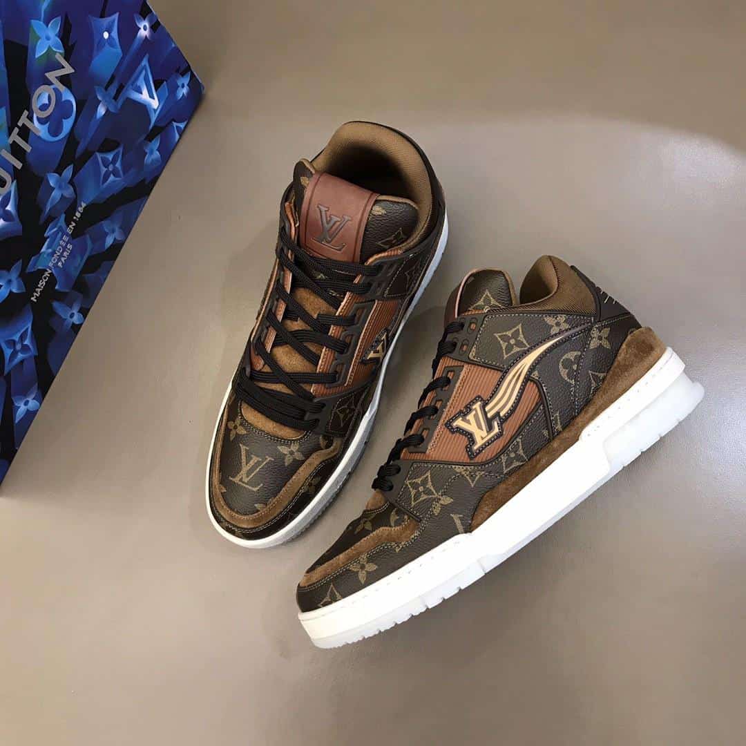 LOUIS VUITTON TRAINER SNEAKER – LV209