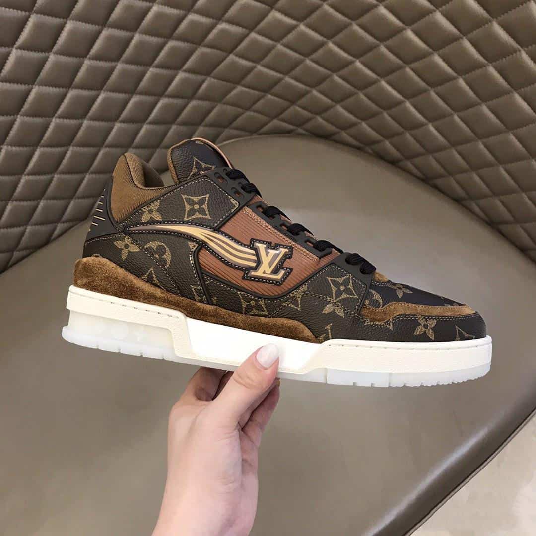 LOUIS VUITTON TRAINER SNEAKER – LV209