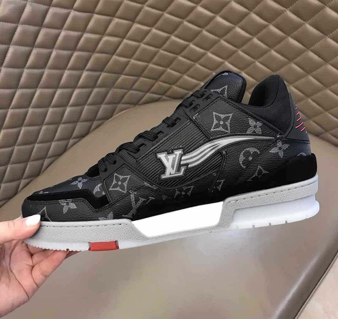 LOUIS VUITTON TRAINER SNEAKER - LV208
