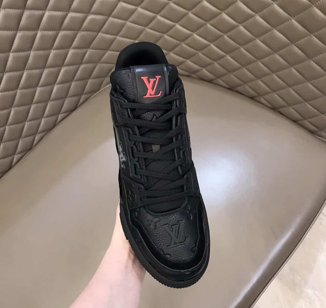 LOUIS VUITTON LV TRAINER SNEAKER - LV213