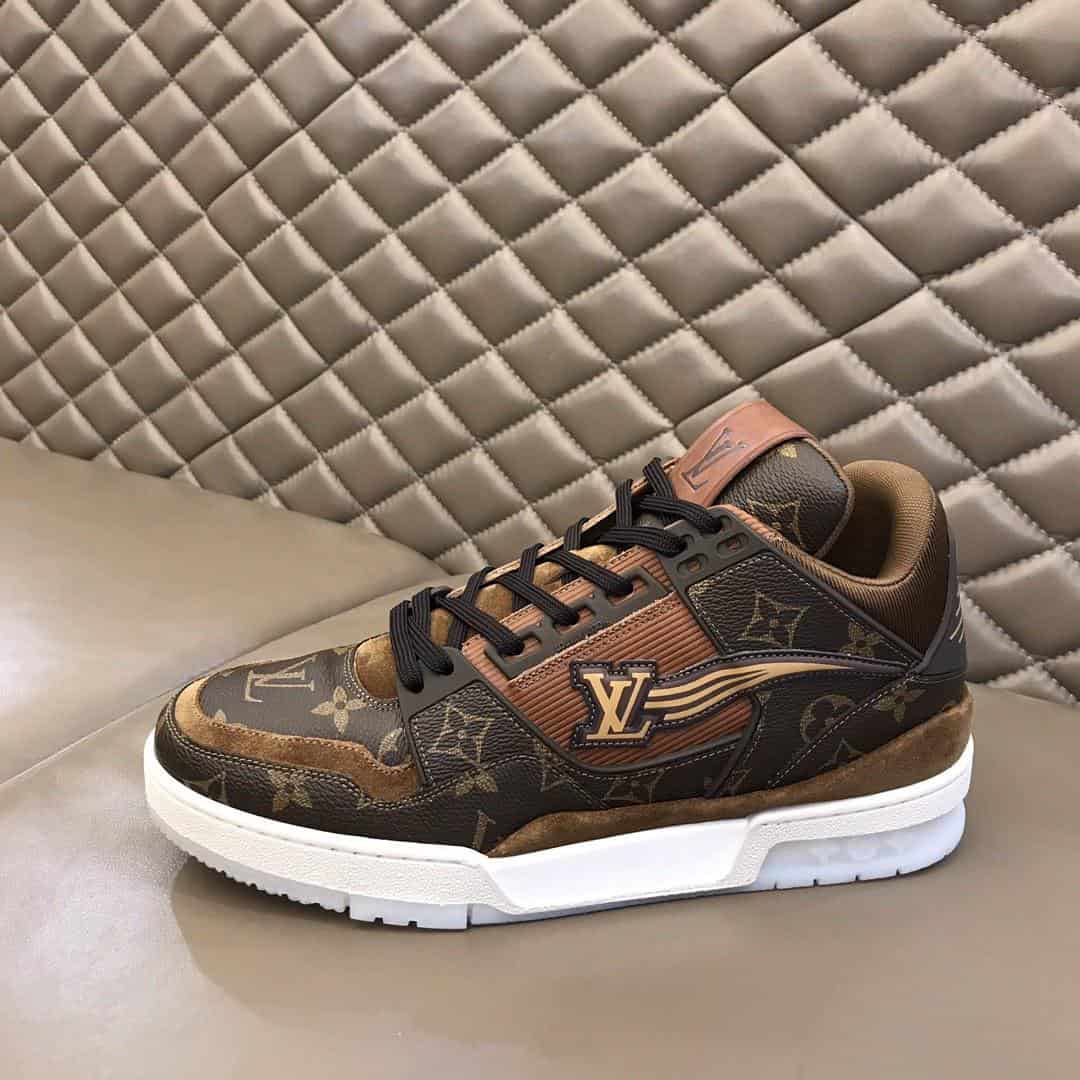 LOUIS VUITTON TRAINER SNEAKER – LV209