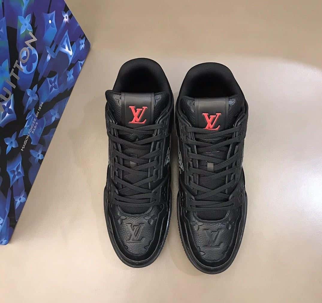 LOUIS VUITTON LV TRAINER SNEAKER - LV213