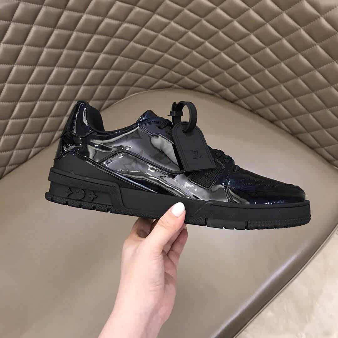 LOUIS VUITTON TRAINER SNEAKER - LV202