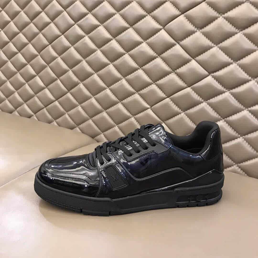 LOUIS VUITTON TRAINER SNEAKER - LV202