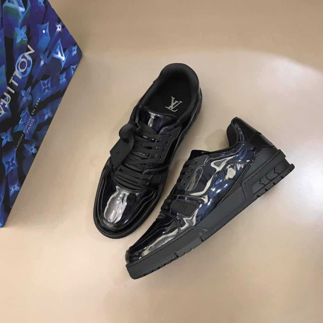 LOUIS VUITTON TRAINER SNEAKER - LV202