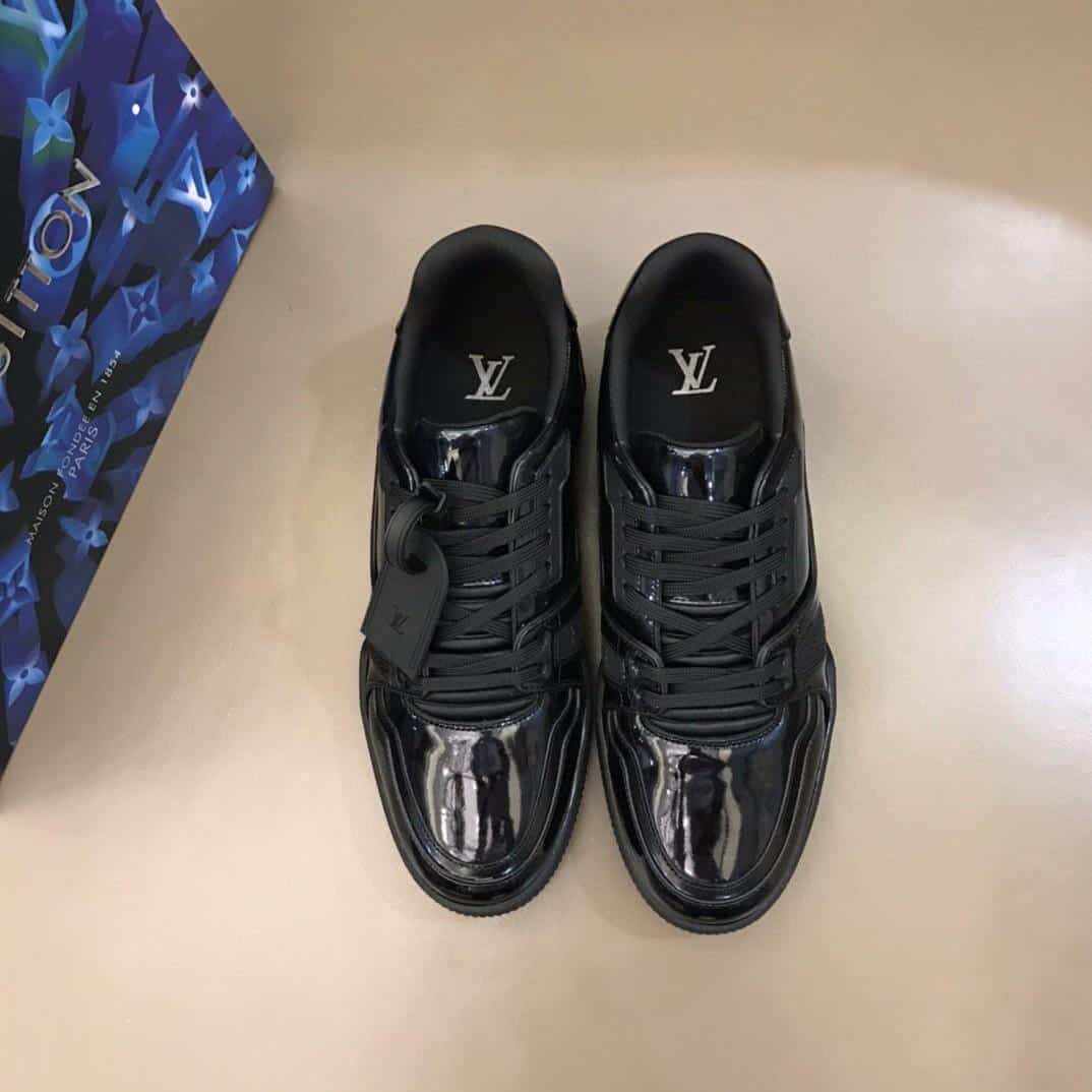 LOUIS VUITTON TRAINER SNEAKER - LV202