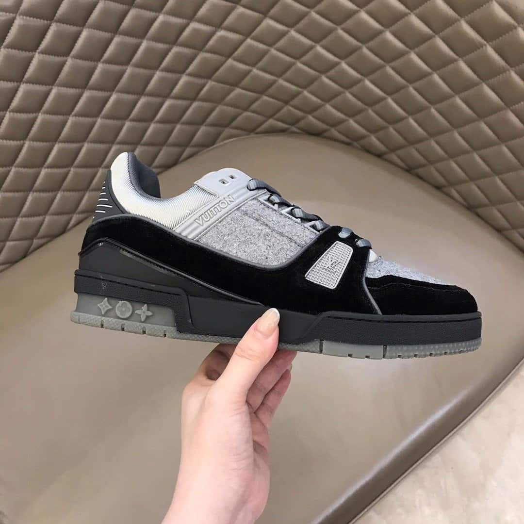 LOUIS VUITTON TRAINER SNEAKER - LV164