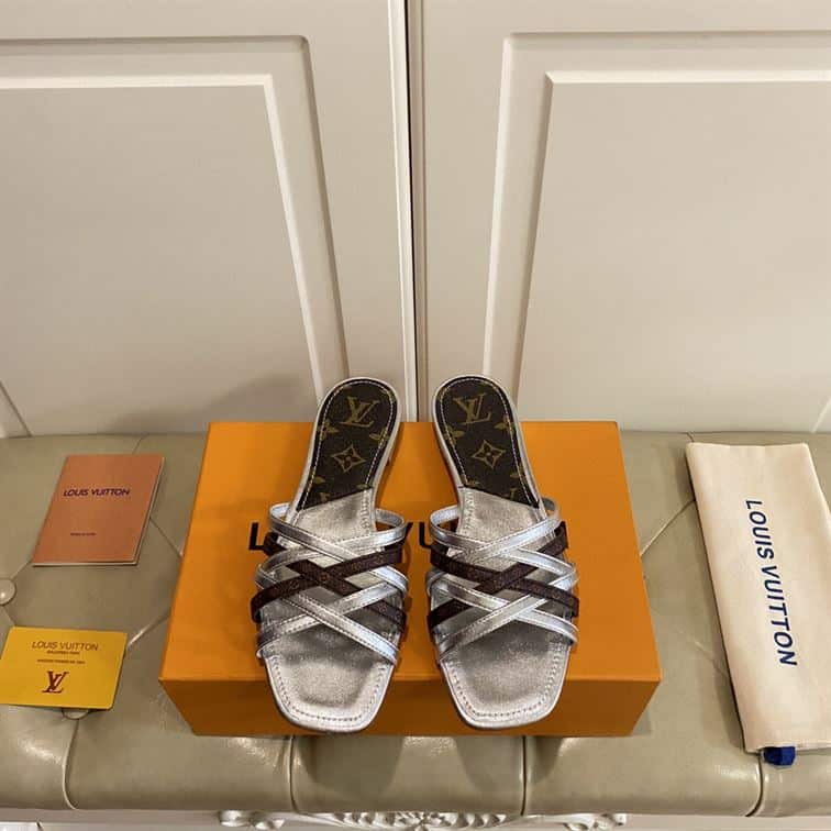 Louis Vuitton Slides - RG24LS