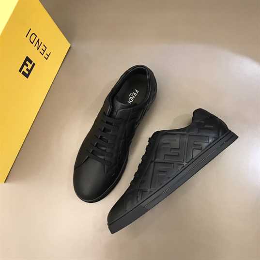 FENDI BLACK NAPPA LEATHER LOW-TOP SNEAKERS - FD04