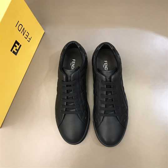 FENDI BLACK NAPPA LEATHER LOW-TOP SNEAKERS - FD04