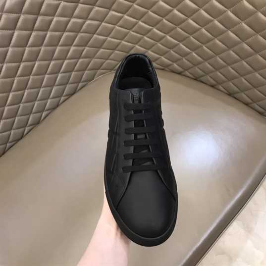 FENDI BLACK NAPPA LEATHER LOW-TOP SNEAKERS - FD04