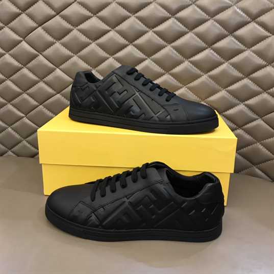FENDI BLACK NAPPA LEATHER LOW-TOP SNEAKERS - FD04